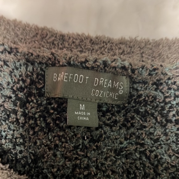 Barefoot Dreams sweater - Picture 2 of 4